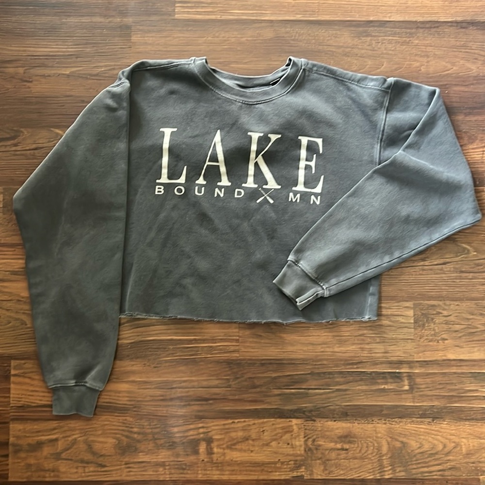 Women’s Summer Sweatshirt, oversized crop-top, MN Lake top, small